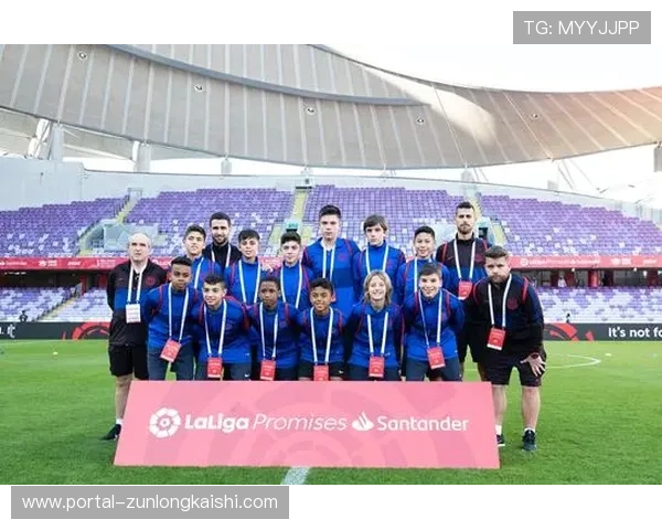 西甲俱乐部青训营招生，吸引数千少年参与